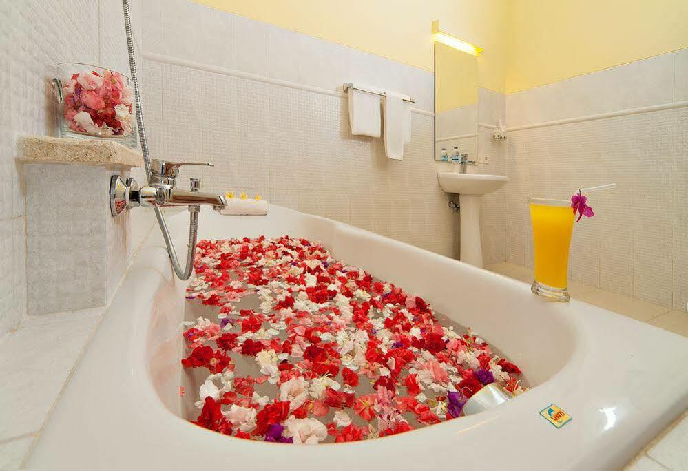 Rossa Garden Hotel Candidasa Екстериор снимка